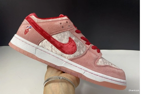 Dunk  CT2552-800 Nike SB StrangeLove Skateboards Low 0727